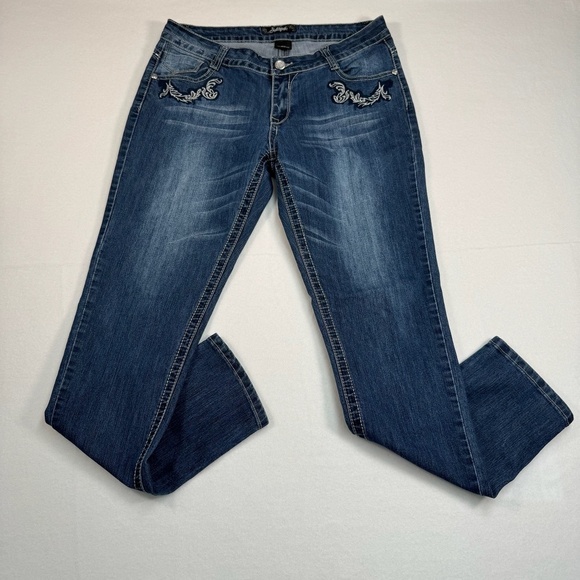 Southpole Embroidered Straight Leg Jean Womens Juniors Sz 15 Medium Wash Stretch - Picture 1 of 15